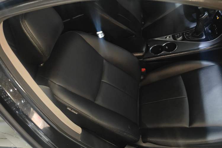 Used Infiniti Q50L 2018 2.0T Comfort Edition China VI Standard
