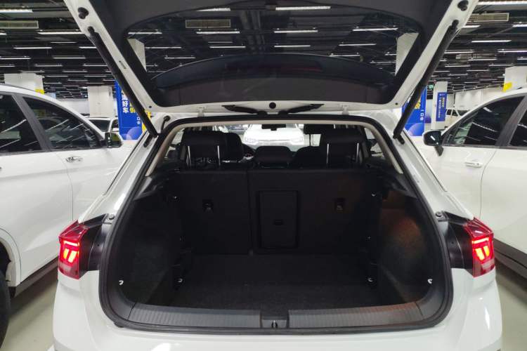 Used Volkswagen T-ROC 2021 280TSI DSG Two-Wheel Drive Comfort Connect Edition
