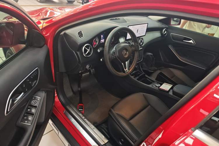 Used Mercedes-Benz GLA 2016 GLA 200 Fashion Model Driver Seat