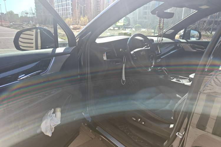 Used Cadillac XT6 2022 2.0T Six-Seater Four-Wheel Drive Luxury Version
