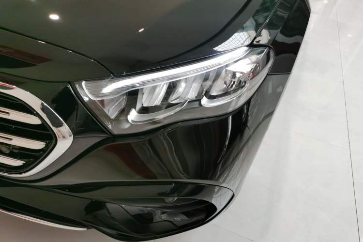 Used Mercedes-Benz E-Class New Energy 2024 E 350 e L Plug-in Hybrid Sports Sedan