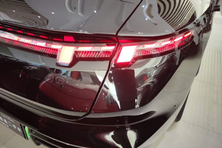 Used Lynk & Co 10 EM-P 2025 Model 120 Four-Wheel Drive Ultra Right Rear Taillight