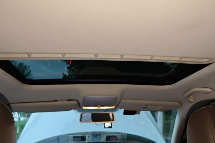 Used Volkswagen Bora 2014 1.4TSI Automatic Comfort Model Headliner