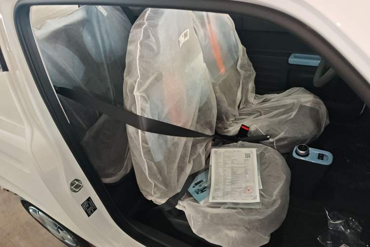 Used Geely Galaxy Panda 2024 Panda Mini 200km Endurance Bear Right Front Seat