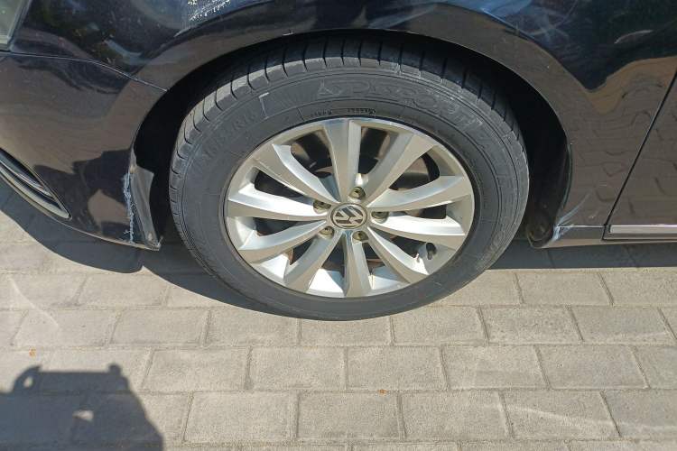 Used Volkswagen Magotan 2013 1.8TSI Premier Model Left Front Wheel Hub