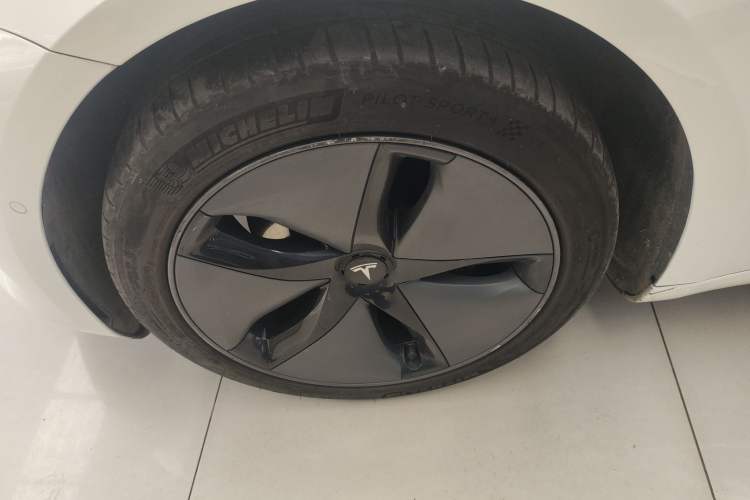 Used Tesla Model 3 2019 Long-Range Rear-Wheel-Drive Version Left Front Wheel Hub