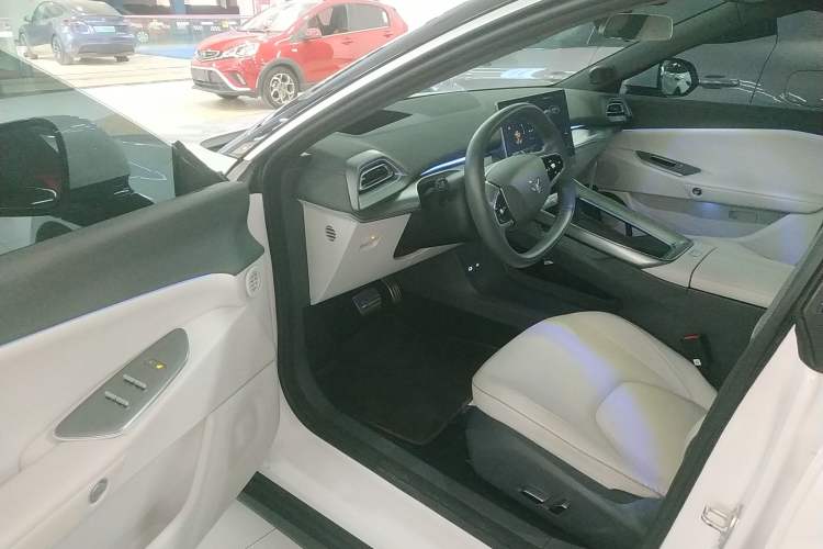 Used ARCFOX Alpha S5 2024 560MAX 185kW
