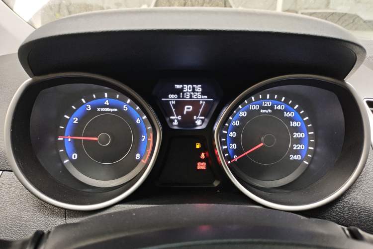 Used Hyundai Elantra (5th Generation / Langdong) 2016 1.6L Automatic Smart Version