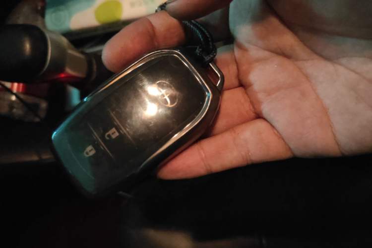 Used Toyota Highlander 2018 2.0T Four-Wheel Drive Luxury Edition 7 Seats China V Emission Standard
