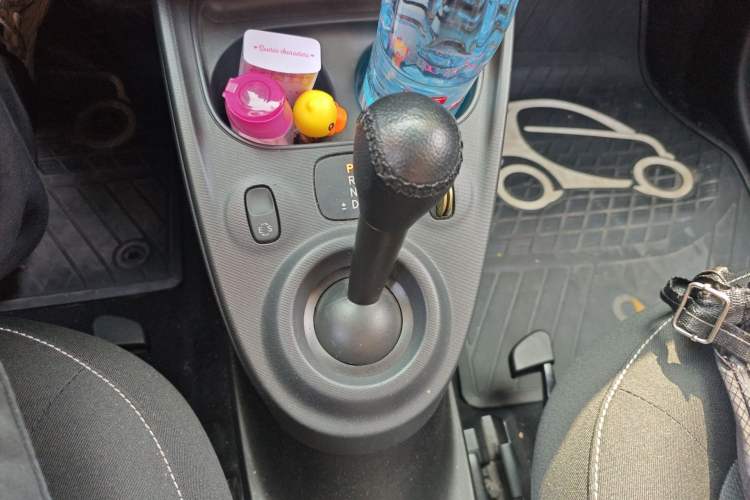 Used smart fortwo 2015 1.0L 52 kW Hardtop Passion Edition Gear Lever