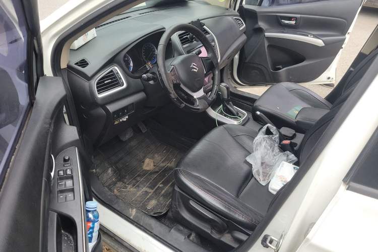 Used Suzuki S-Cross 2014 1.6L CVT Two-Wheel Drive Elite Version Driver Seat