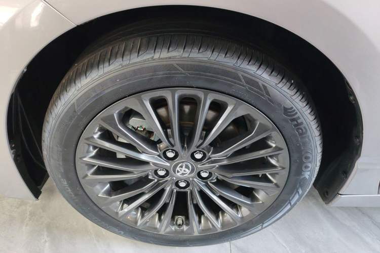 Used Toyota Avalon 2023 2.5L Touring Premium Edition
