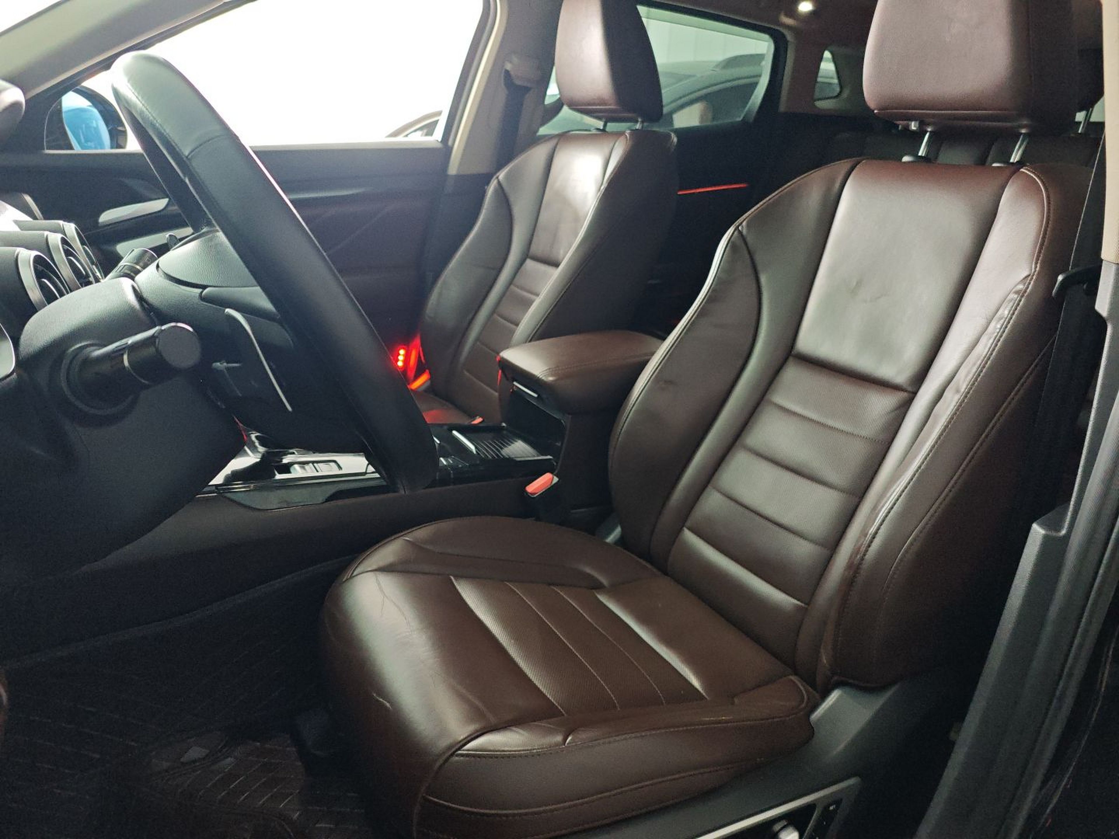 Interior delantero