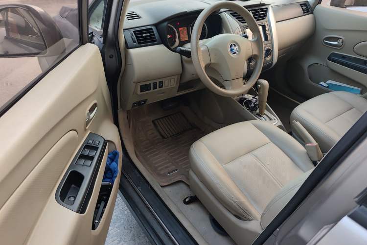 Used Venucia D50 2014 1.6L Automatic Splendid Edition
