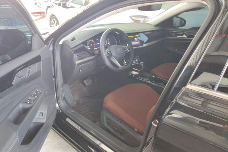 Used Volkswagen Passat 2024 380TSI Dragon Edition
