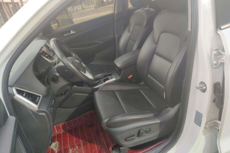 Used Hyundai Tucson 2015 1.6T Dual-Clutch Two-Wheel-Drive Leading Model