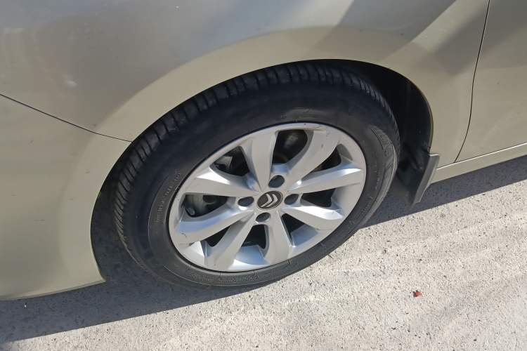 Used Citroen C4 Sega 2016 1.6L Automatic Comfort Model Left Front Wheel Hub