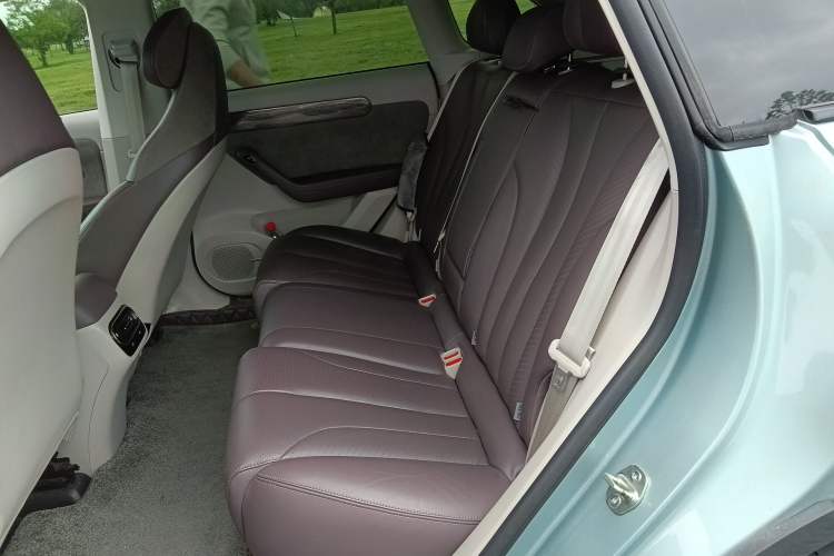 Used Leapmotor C11 2021 Deluxe Edition Left Rear Seat