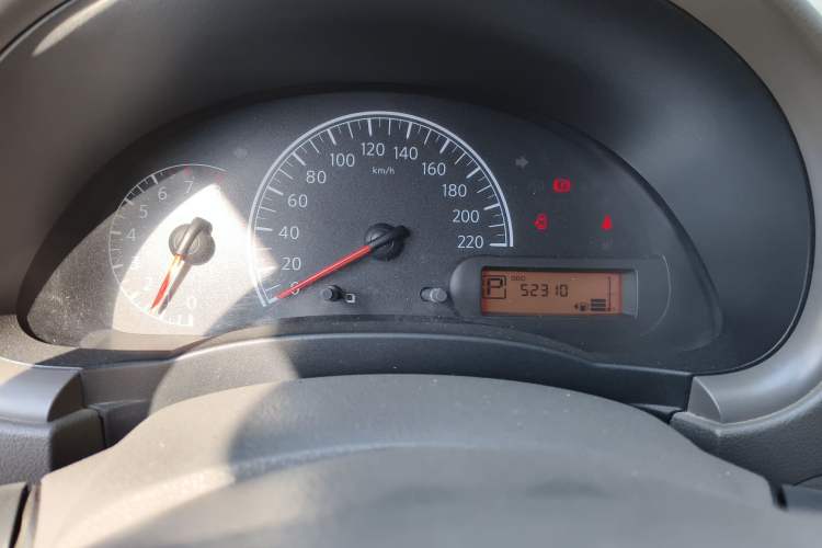 Used Nissan Sunny 2015 1.5XE CVT Comfort Edition Instrument Cluster