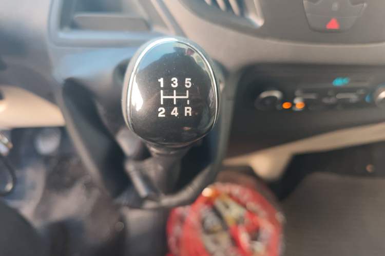 Used Ford Tourneo Custom 2016 2.0T Manual Elite Edition Gear Lever