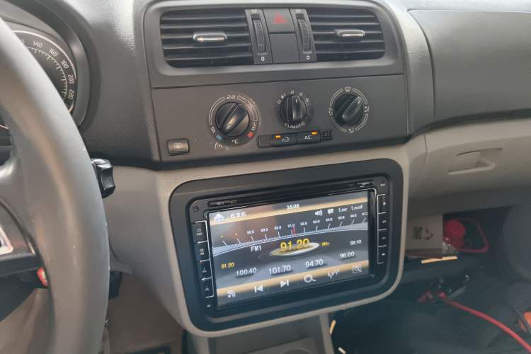 Used Skoda Fabia 2014 1.4L Automatic Crystal Edition
