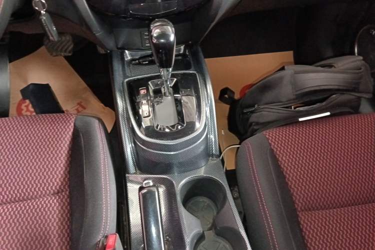 Used Nissan Qashqai 2016 2.0L CVT Elite Edition Gear Lever