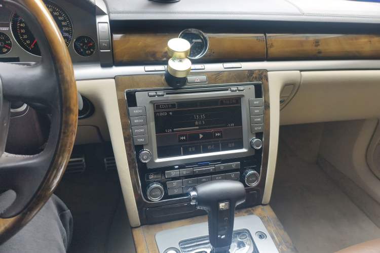 Used Volkswagen Phaeton 2011 3.6L V6 4-Seater Extended-Length Individual Edition
