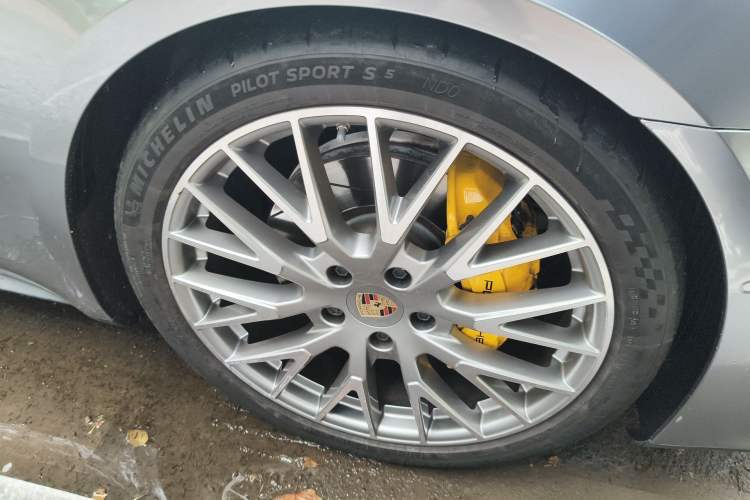 Used Porsche Panamera 2024 Panamera 2.9T Right Front Wheel Hub