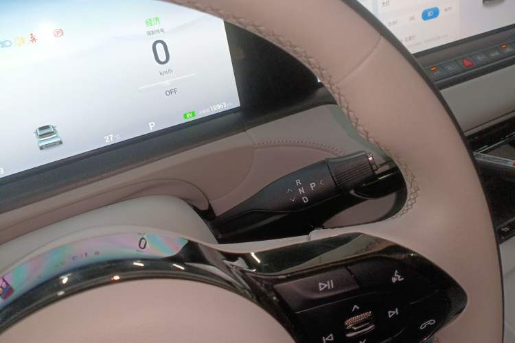 Used VOYAH FREE 2025 318 318 km Rear-Drive Touring Edition
