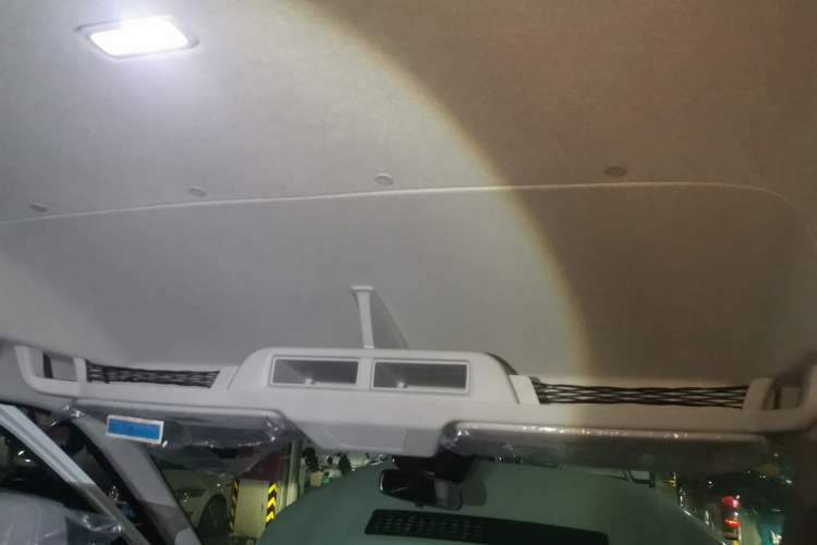 Used Ford Transit T8 2024 T8 2.3T Diesel Automatic Short Wheelbase Mid-Height 6-Seater Multi-Function Version 3/3 Headliner