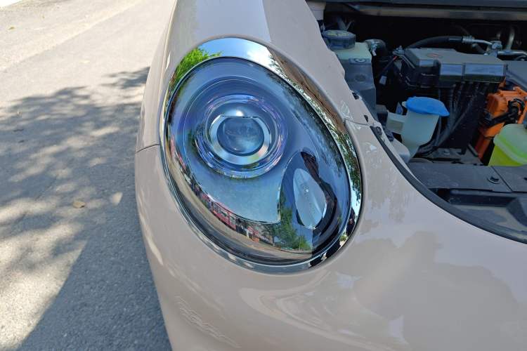 Used ORA Good Cat 2023 401 km Standard Range Premium Trim Ternary Lithium Right Front Headlight