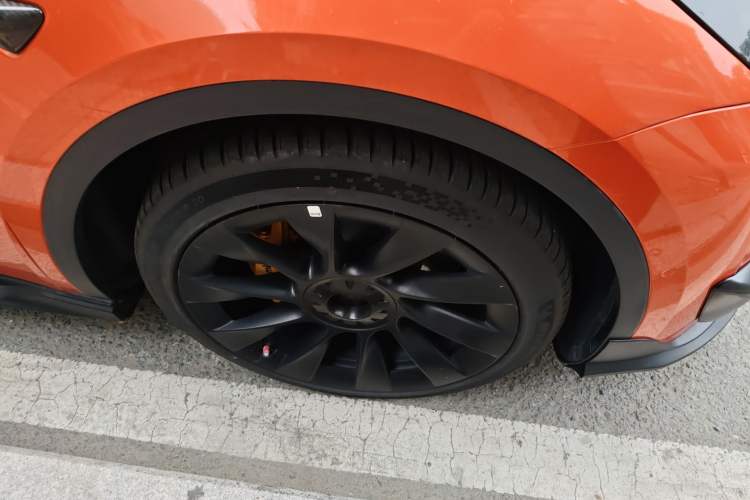 Used Tesla Model Y 2022 Revised Version Rear-Wheel Drive Right Front Wheel Hub