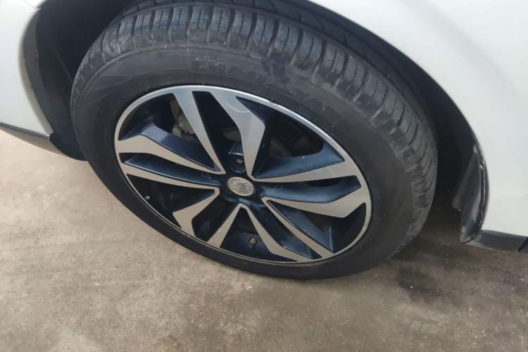 Used Venucia T90 2017 2.0L CVT Smart Edition Left Front Wheel Hub