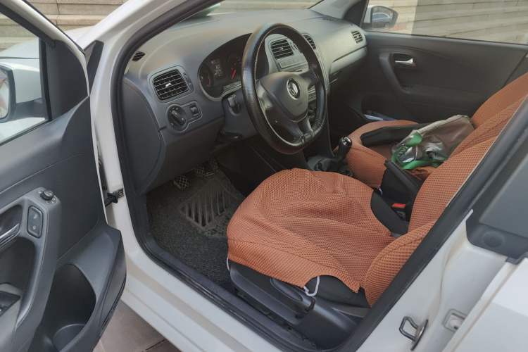 Used Volkswagen Polo 2016 1.4L Manual Fashion Model
