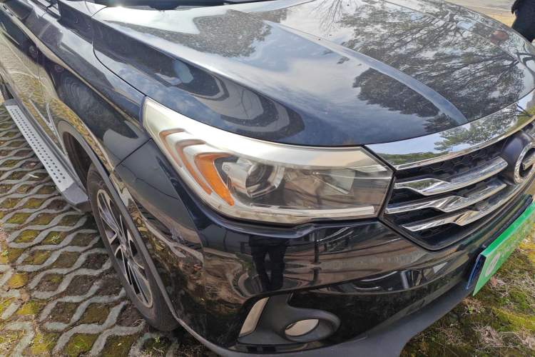 Used GAC Trumpchi GS4 2017 200T G-DCT Two-Wheel Drive Elite Edition Right Front Headlight