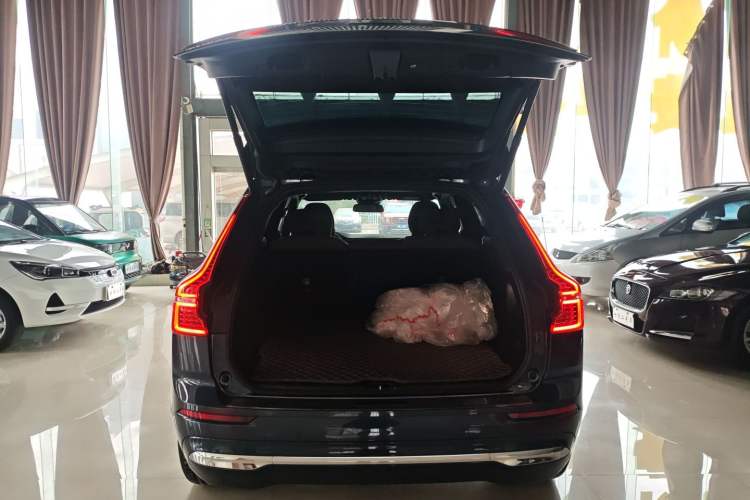 Used Volvo XC60 2025 B5 4x4 Smart Luxury Edition