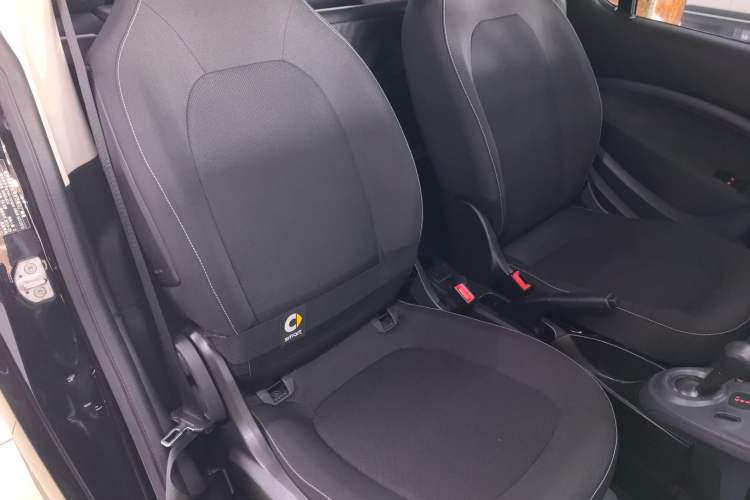 Used smart fortwo 2019 0.9T 66kW Hardtop Wind Power Edition China VI Right Front Seat