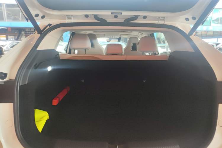 Used Roewe D5X DMH 2024 135 Tech Edition
