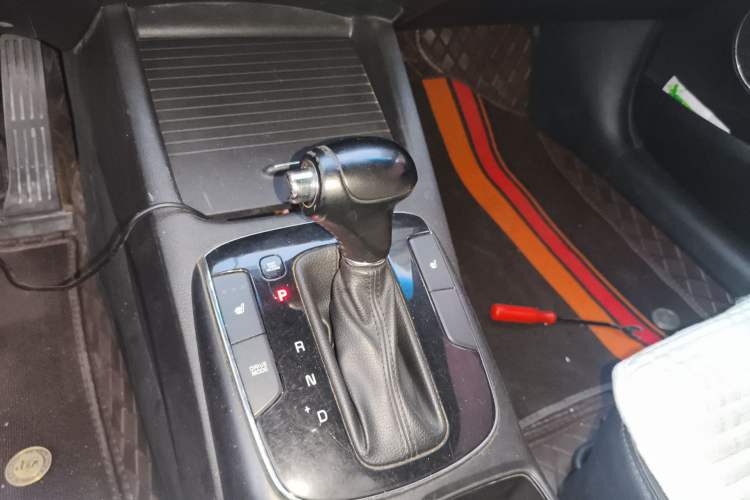 Used Kia K3 2017 1.6L Automatic 15th Anniversary Special Edition GLS Gear Lever