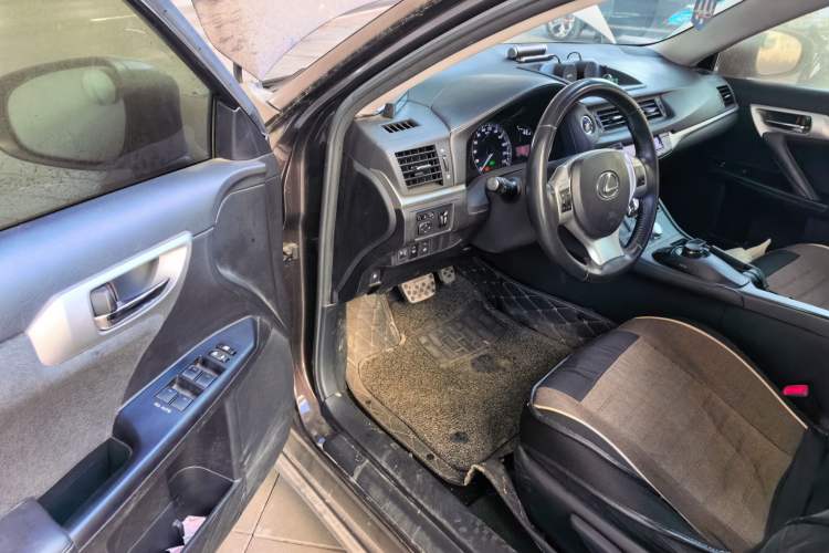 Used Lexus CT 2013 CT200h Elite Edition Driver Seat