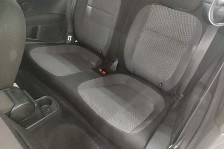 Used Volkswagen Beetle 2015 180TSI model
