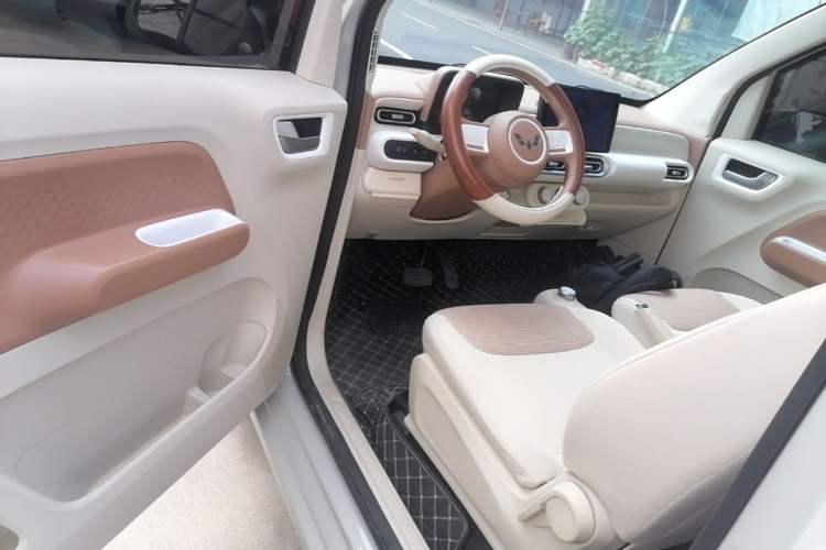 Used Wuling Hongguang MINIEV 2024 3rd Generation 215km Youth Edition
