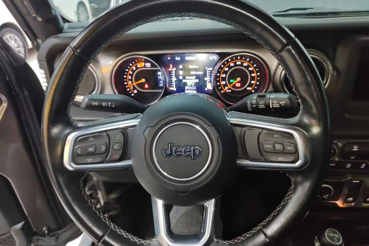 Used Jeep Wrangler 2019 2.0T Sahara Two-Door Version China VI Emission Standard
