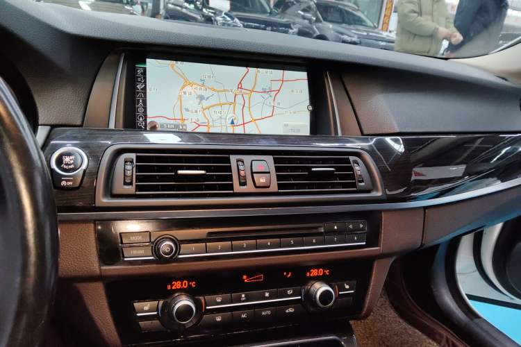 Used BMW 5 Series 2014 525Li Luxury Design Package