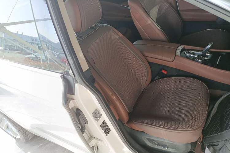 Used BMW 5 Series GT 2017 528i Leading Model
