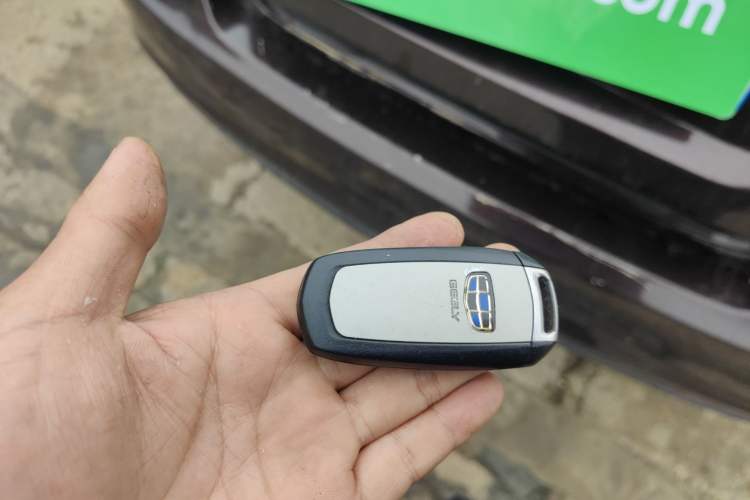 Used Geely Auto Emgrand 2015 Sedan 1.5L Manual - Top Trim Level
