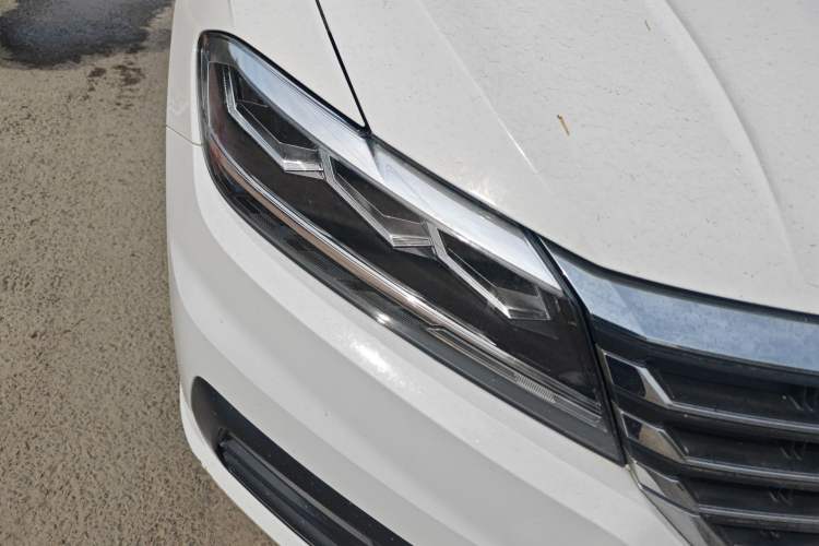 Used Volkswagen Lavida 2019 1.5L Automatic Fashion Edition China VI Right Front Headlight