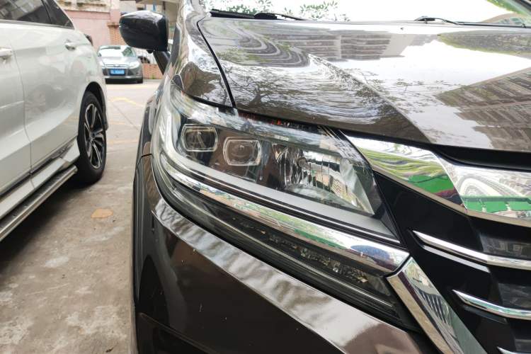 Used Honda Elysion 2016 2.4L Comfort Edition Right Front Headlight