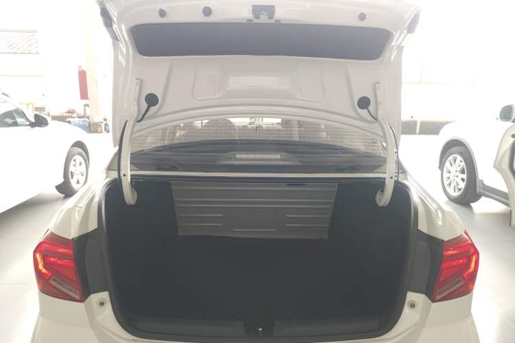 Used Volkswagen Jetta 2019 Dream Edition 1.5L Manual Fashion Version
