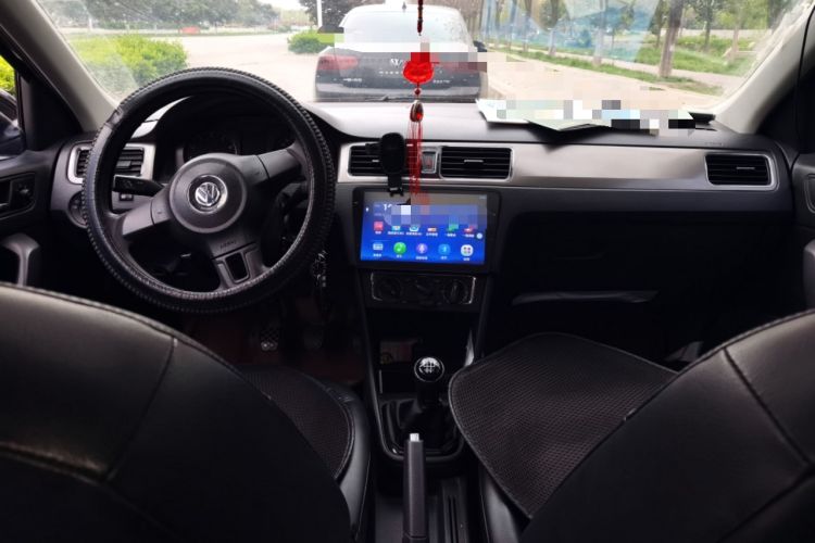 Used Volkswagen Santana 2015 1.6L Manual Comfort Edition Center Console